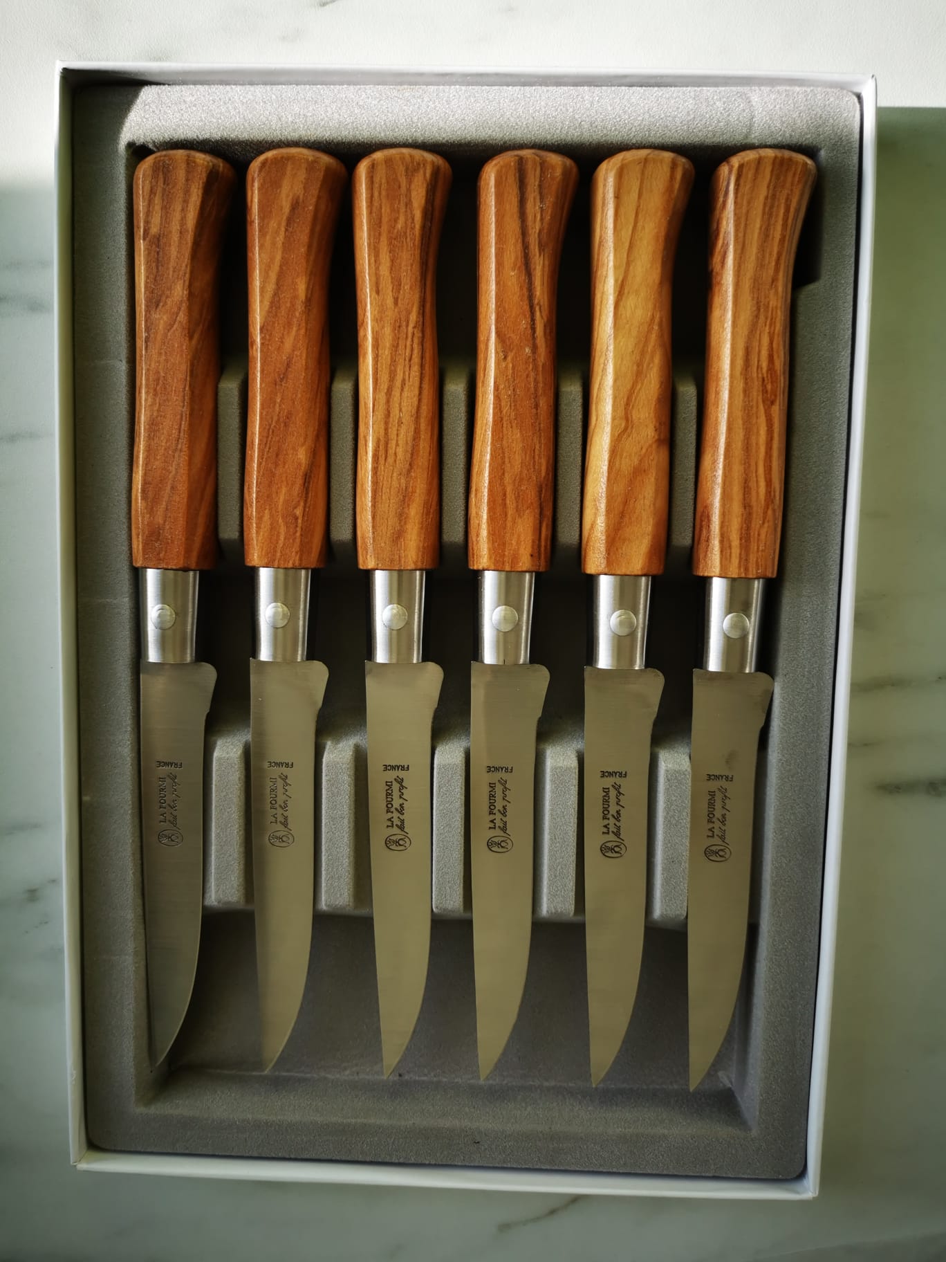 Box of 6 Country steak knives from La Fourmi olive wood handle Made in France/Box of 6 steak knives from the brand La Fourmi olive wood handle