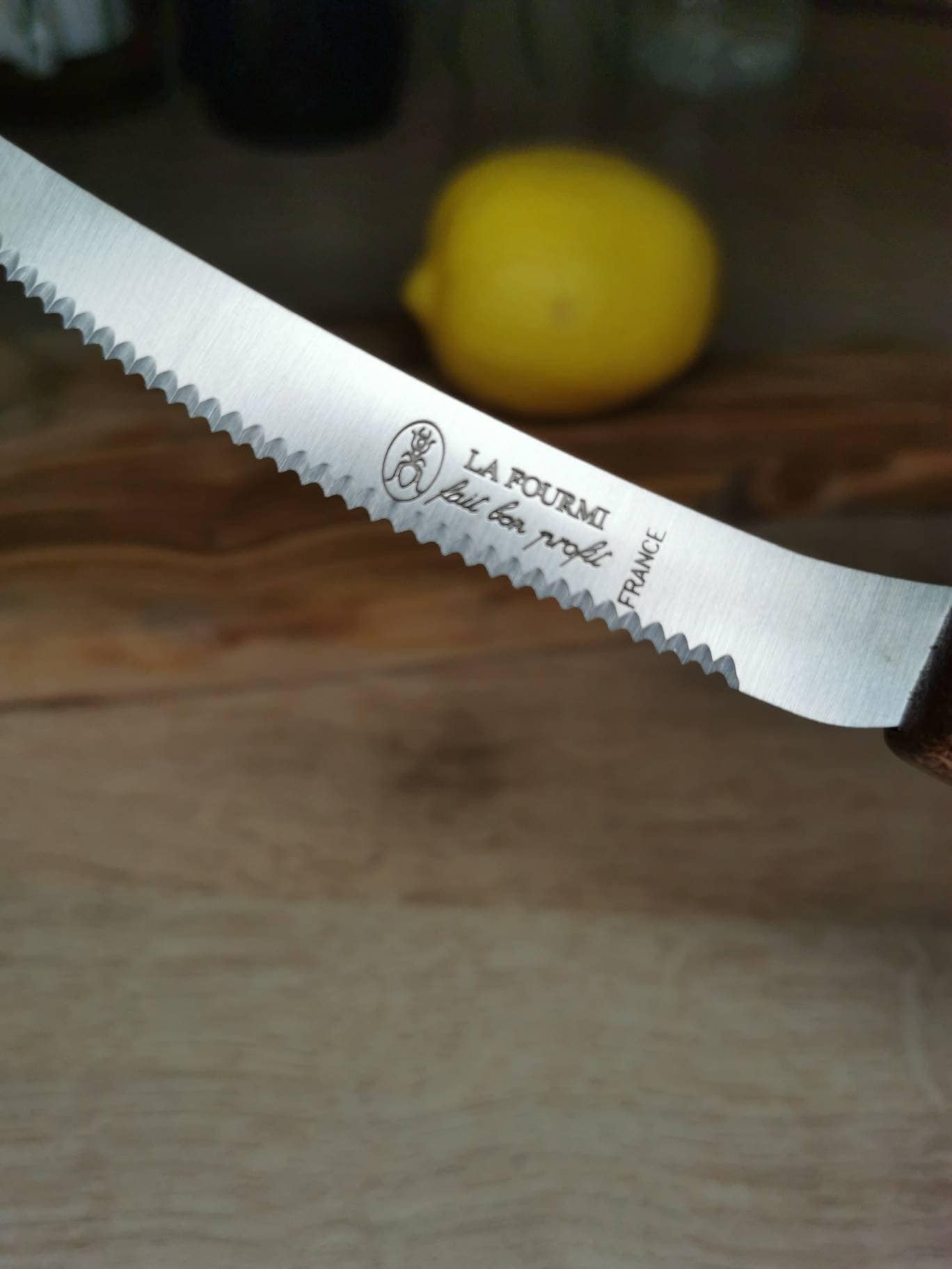 Couteau à tomates en bois d'olivier La Fourmi Made In France / Tomato knife in olive wood La Fourmi Made In France - ALLWENEEDIS